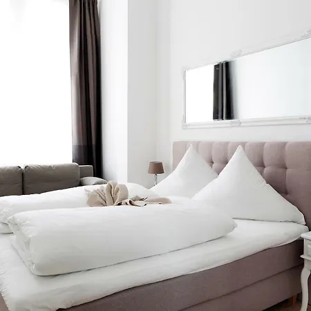 Sc 02 By Rockchair Apartments L Superhost Status L 4 Bedrooms Boxspringbeds 2 Bathrooms Balcony Elevator - Cozy Family & Business Flair Welcomes You! Berlin Exterior photo
