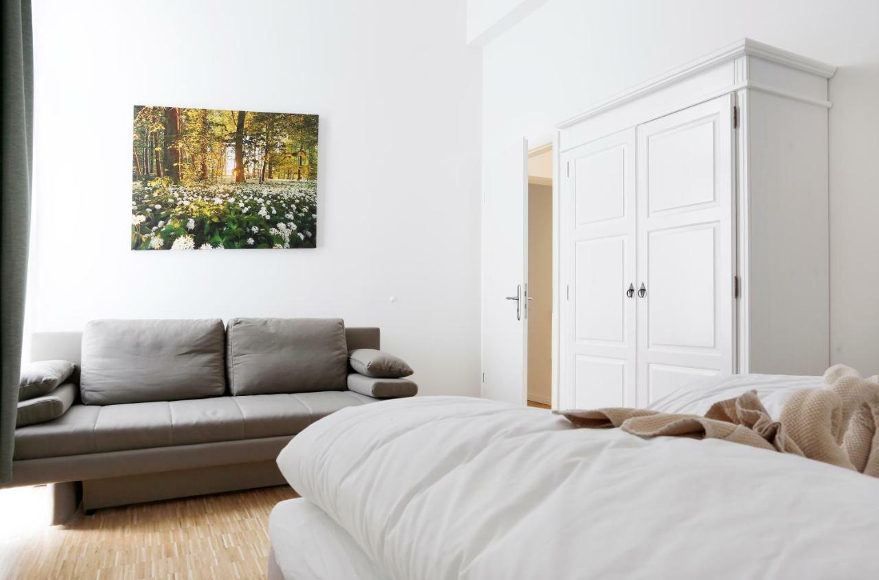 Apartment Sc 02 By Rockchair L Superhost Status L 4 Bedrooms Boxspringbeds 2 Bathrooms Balcony Elevator - Cozy Family & Business Flair Welcomes You!